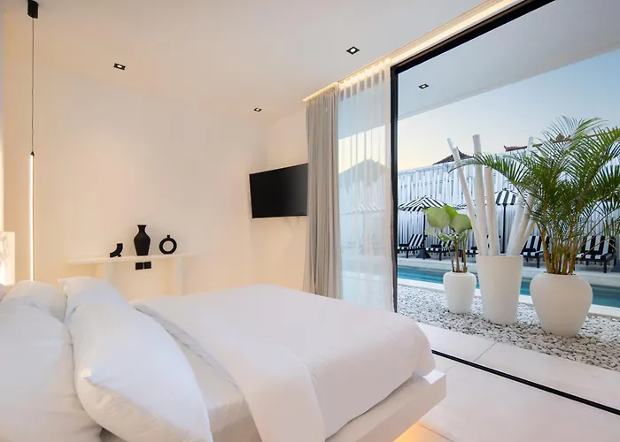 The Den Hotel 4*