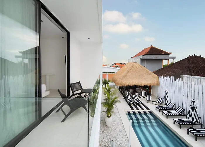 Hotel The Den 4*