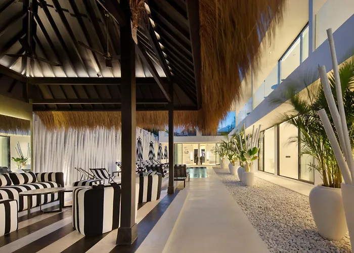Hotel The Den